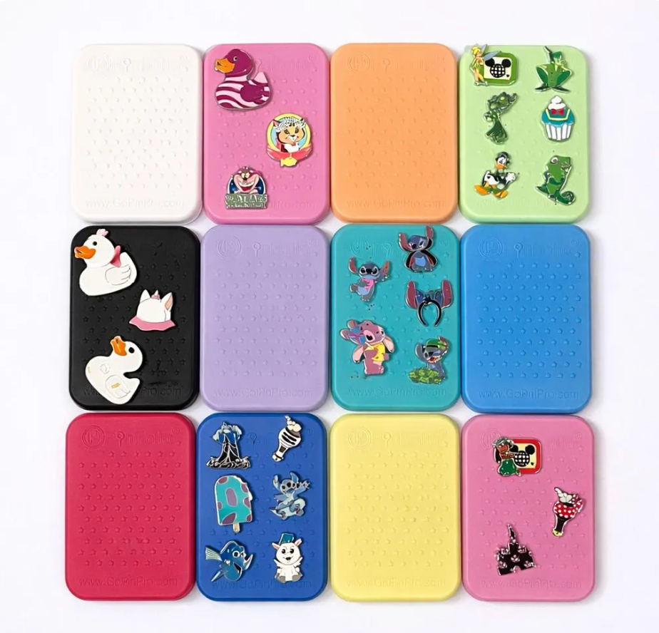 Disney *STARTER TRADING PACK* 6 Pins + Pin Board