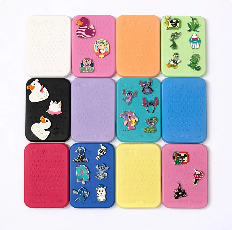Disney *STARTER TRADING PACK* 3 Pins + Pin Board